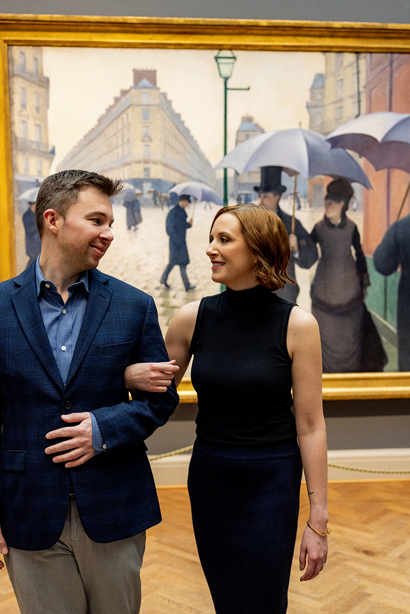 Picture of a couple at art institute of chicago